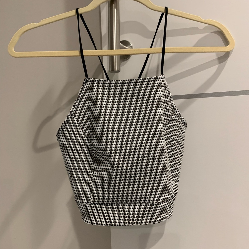 urban outfitters crop top